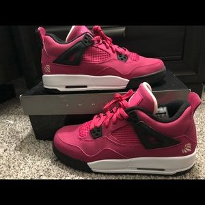 Jordan 4 Retro. 7Y, Women’s 8